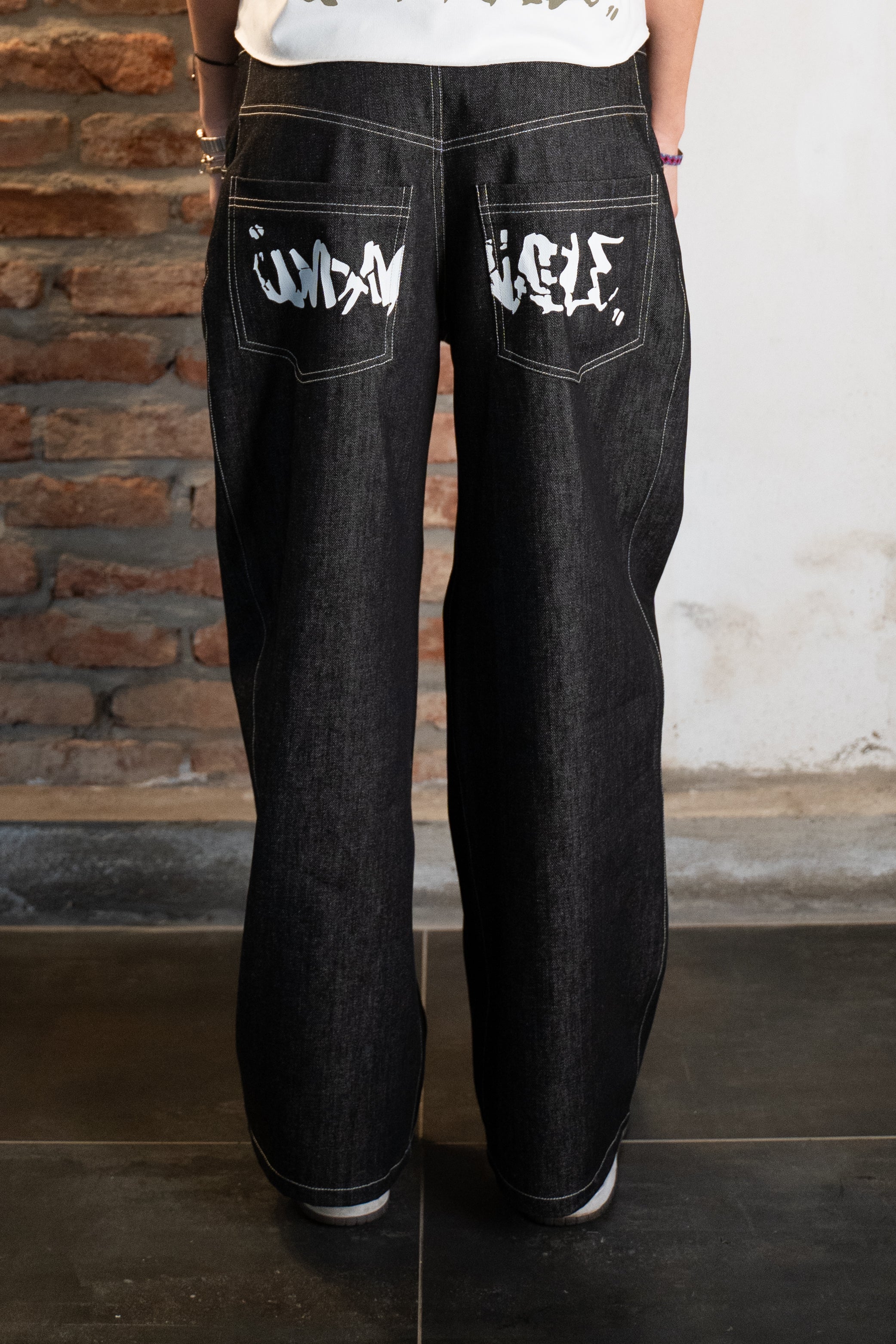 UNDAVAIABLE SUPER BAGGY DENIM